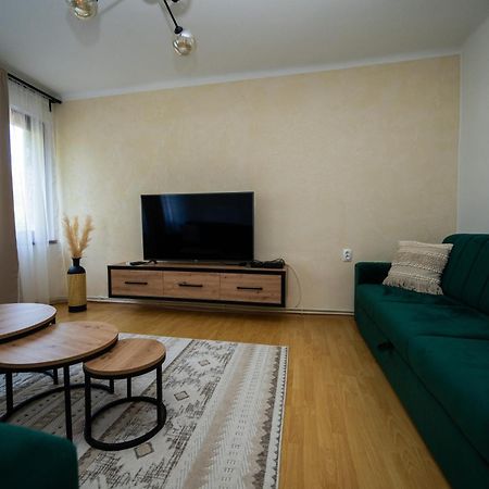 Cozy One-Bedroom Apartment Near City Center Сараево Екстериор снимка