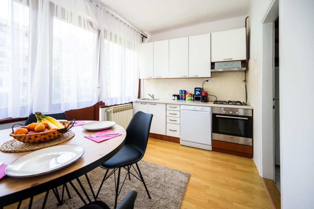 Cozy One-Bedroom Apartment Near City Center Сараево Екстериор снимка