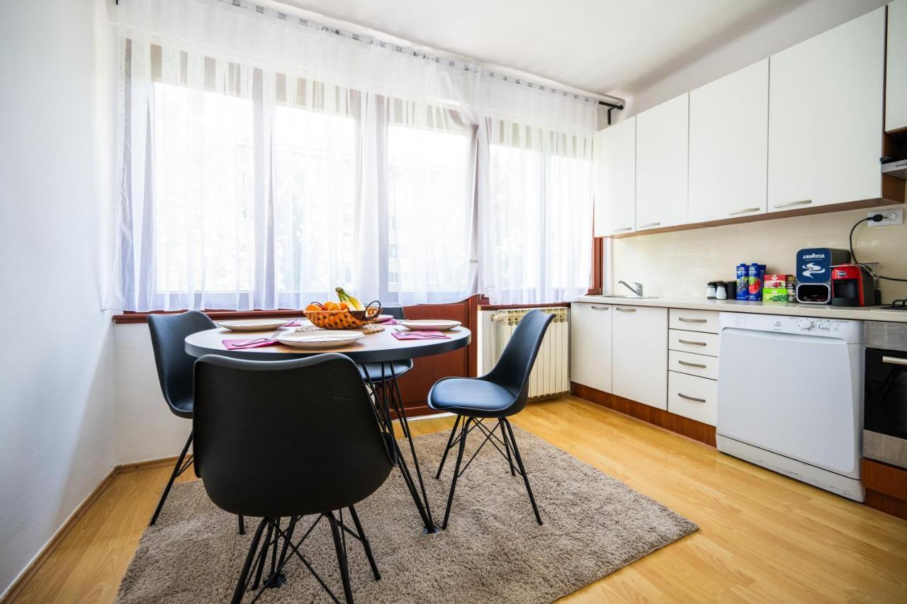 Cozy One-Bedroom Apartment Near City Center Сараево Екстериор снимка