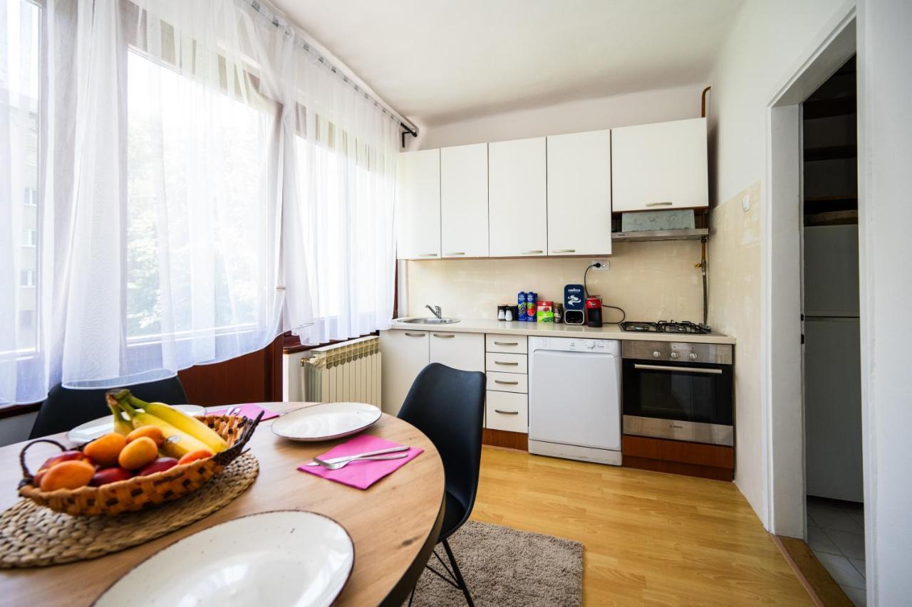 Cozy One-Bedroom Apartment Near City Center Сараево Екстериор снимка