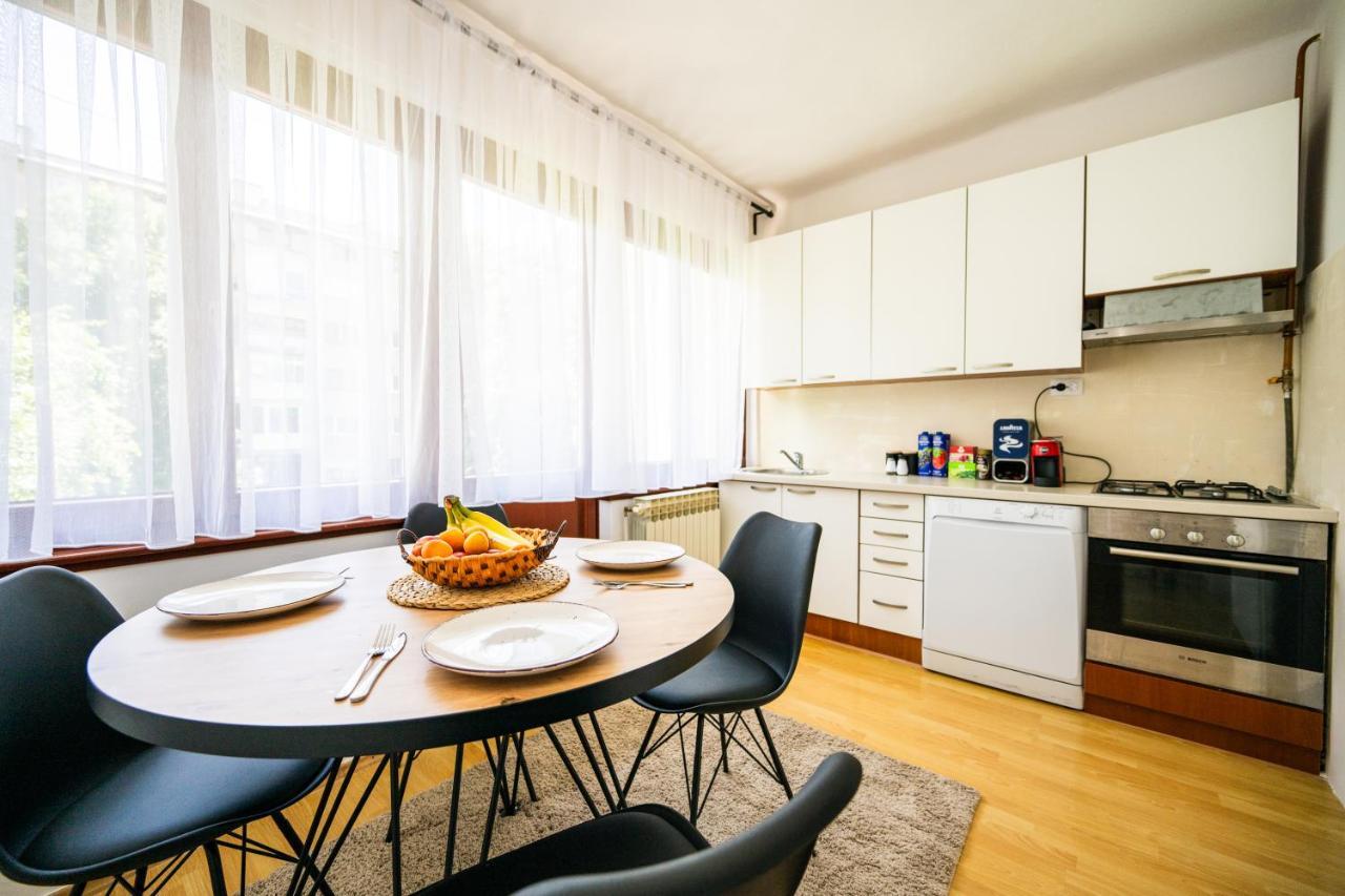Cozy One-Bedroom Apartment Near City Center Сараево Екстериор снимка
