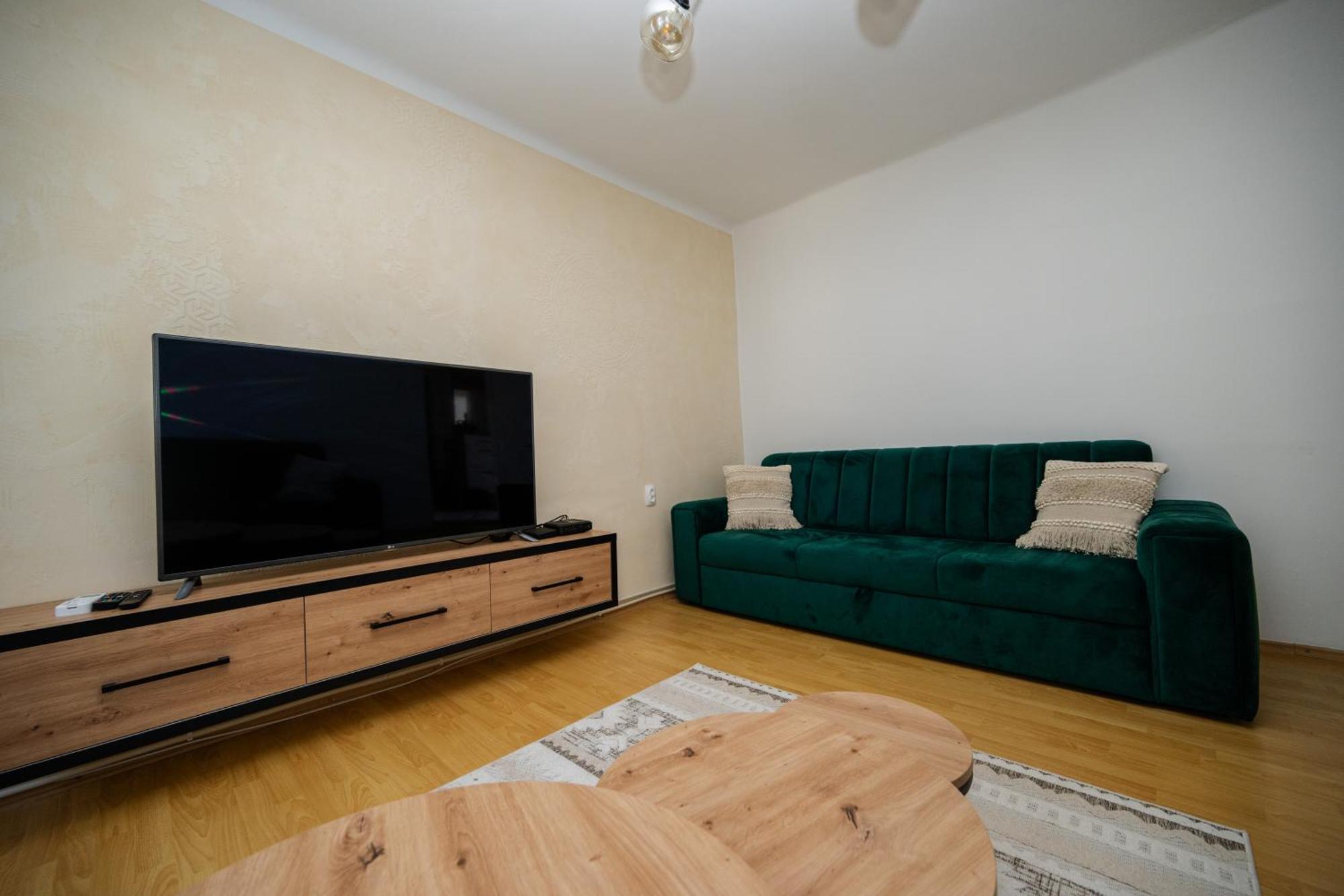 Cozy One-Bedroom Apartment Near City Center Сараево Екстериор снимка